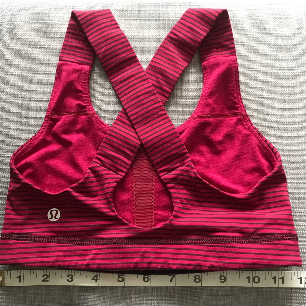 Lululemon sports bra